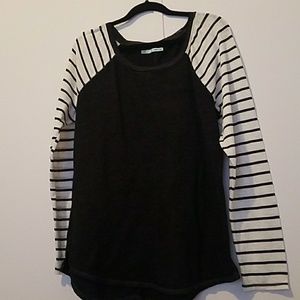 Maurices XL Light Top